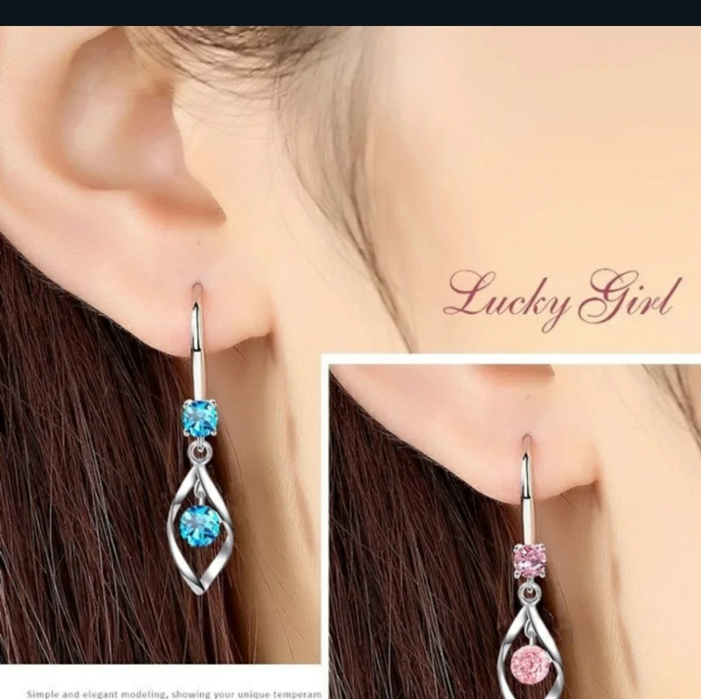 Dangling Earrings - Picture 3 of 4